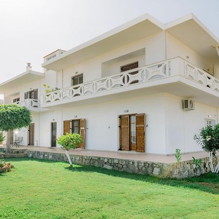 Villa Katrin Kíssamos Exteriör bild